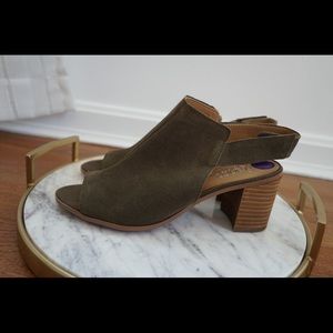 FRANCO SARTO 🌿 Olive Booties • Size 8.5 NWT!